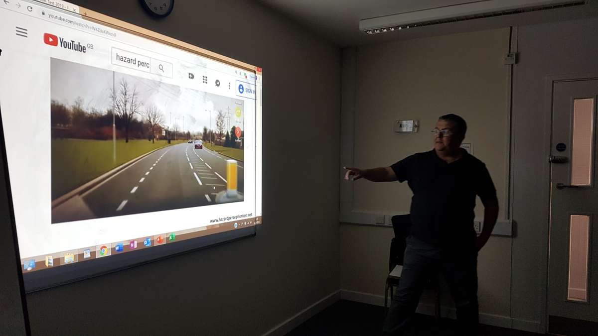 Mark teaching hazard perception at Gosport's driving theory training sessions